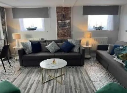 Daire The Captains Wheel