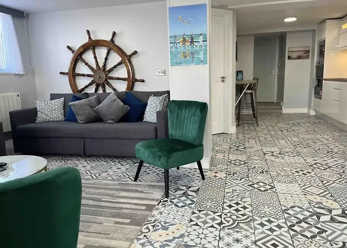 The Captains Wheel Апартаменты