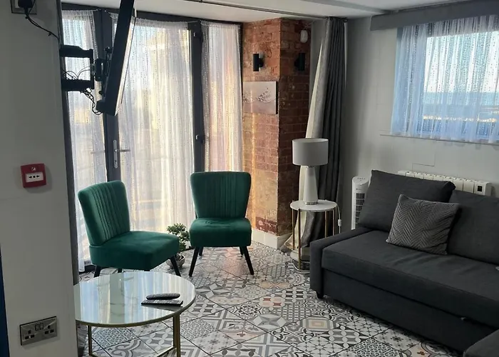 아파트 The Captains Wheel *